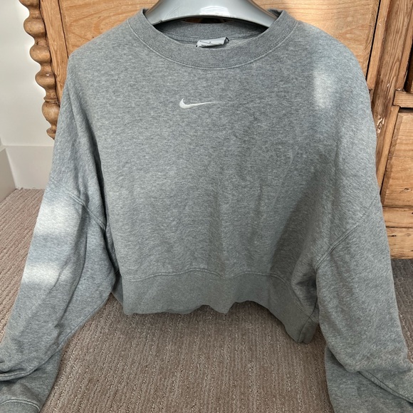 Nike Tops - Nike Gray Crewneck Sweatshirt
